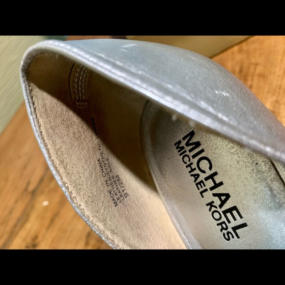 Michael Kors Good Condition Silver Heels - Picture 3 of 5